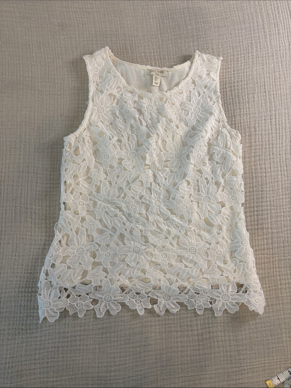 Saint Tropez White Floral Lace Sleeveless Shell Top